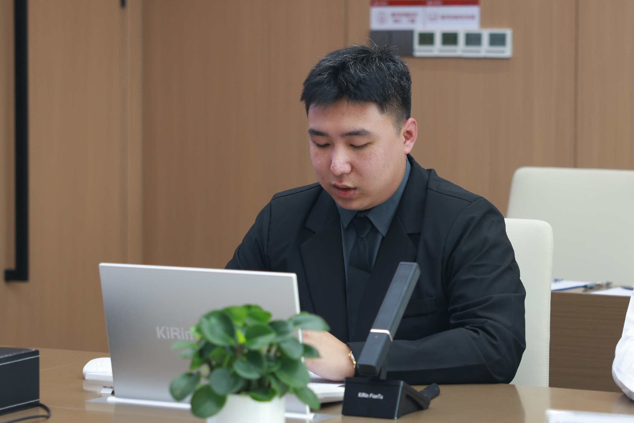 成本管控中心见习成本管理岗刘济源.jpg 成本管控中心见习成本管理岗刘济源.jpg