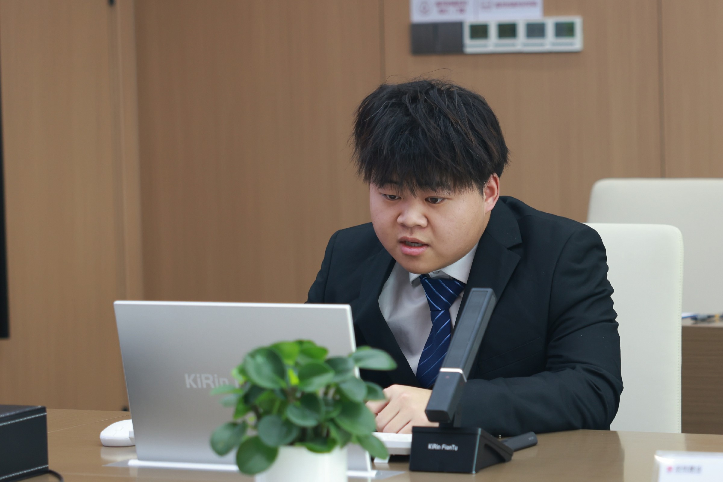 南山B塔项目见习施工工程师陈坤南.jpg 南山B塔项目见习施工工程师陈坤南.jpg